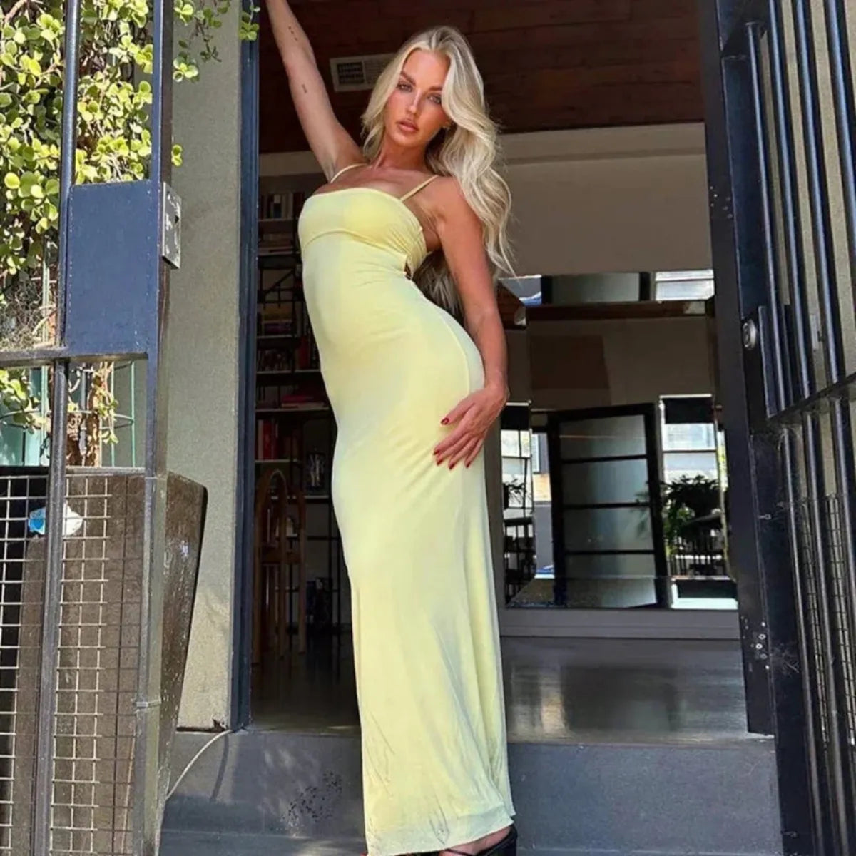 Robe Maxi dos nu moulante jaune pour l'été