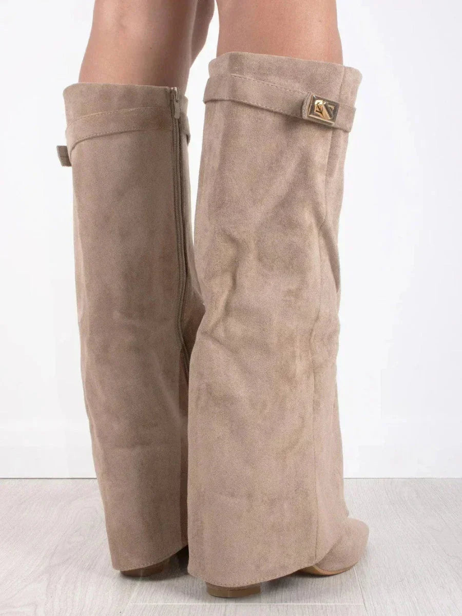 Bottes hautes Sovana avec rabat – bottes pour femmes intemporelles avec talon bloc et doublure douce
