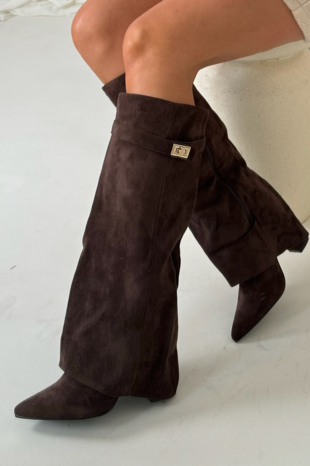 Bottes hautes Sovana avec rabat – bottes pour femmes intemporelles avec talon bloc et doublure douce