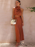 Ensemble de Deux Pièces pour Femme avec Top Halter en Satin et Jupe Maxi