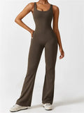 Jumpsuit sans manches avec dos découpé et jambes évasées