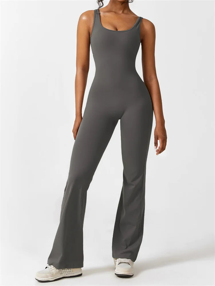 Jumpsuit sans manches avec dos découpé et jambes évasées