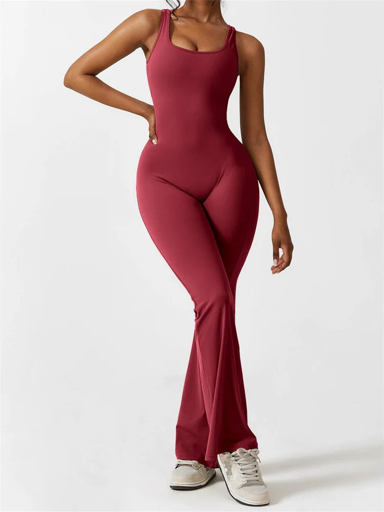 Jumpsuit sans manches avec dos découpé et jambes évasées