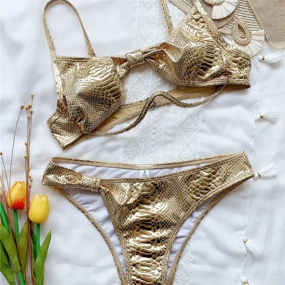 Ensemble de Bikini Femme | Imprimé Python Métallique avec Découpe & Détail Twist