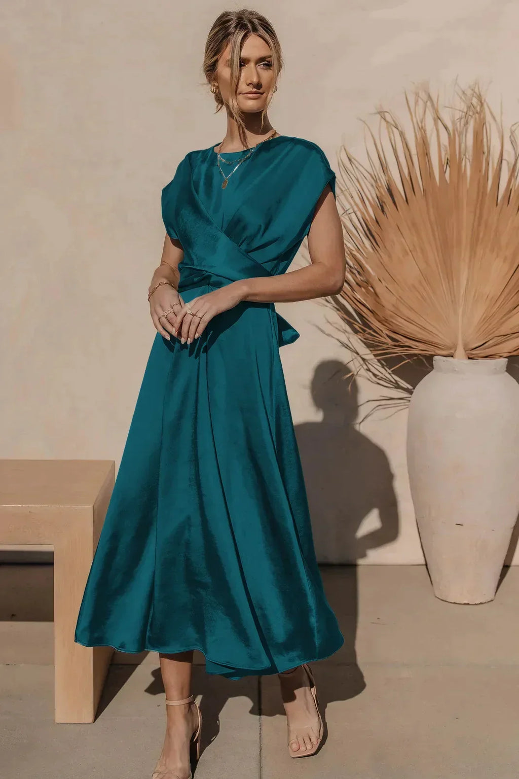 Robe de Mariée Midi en Satin Élégant pour Femmes - Evangeline