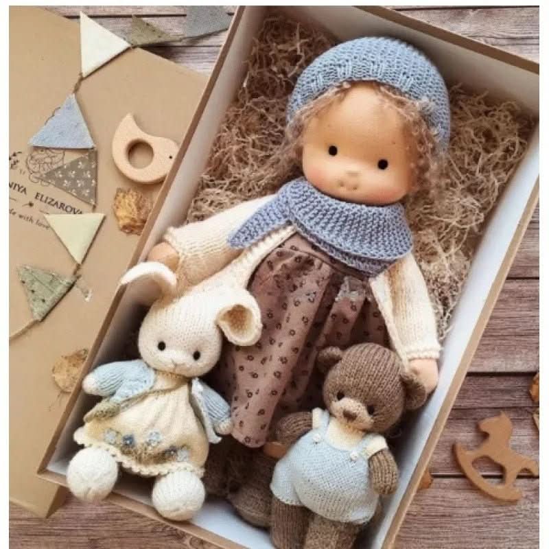 Selina – Poupée Waldorf en coton fait main pour jouer de manière créative