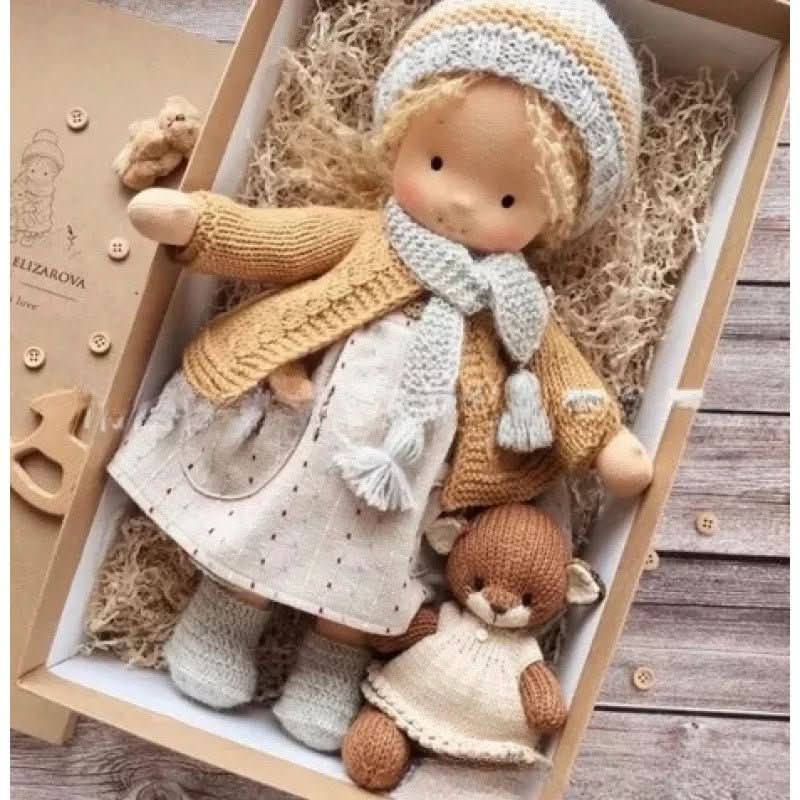 Selina – Poupée Waldorf en coton fait main pour jouer de manière créative
