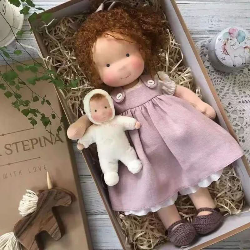 Selina – Poupée Waldorf en coton fait main pour jouer de manière créative
