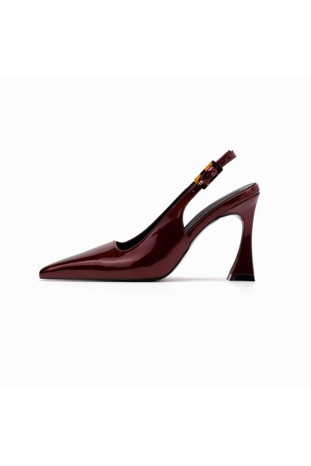 Pompes en Cuir Verni Élégantes et Modernes