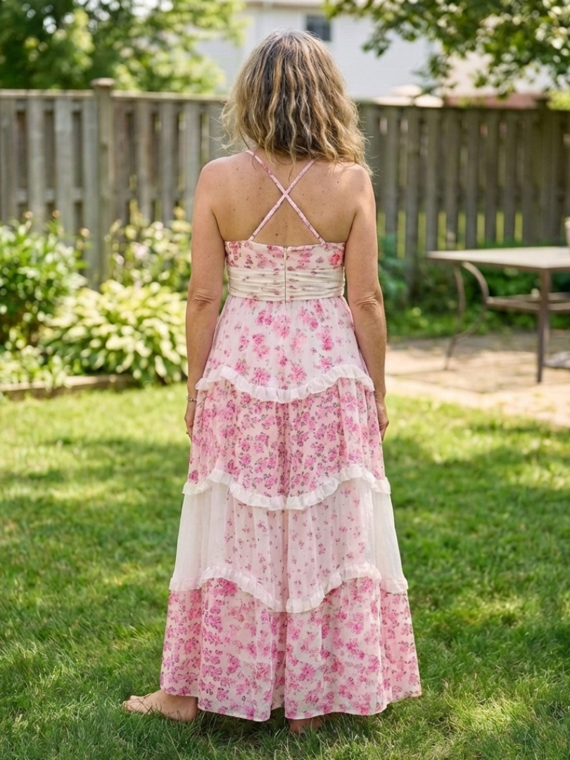 Linnea | Robe Maxi à Bretelles Spaghetti avec Corsage Froncé et Volants Floraux