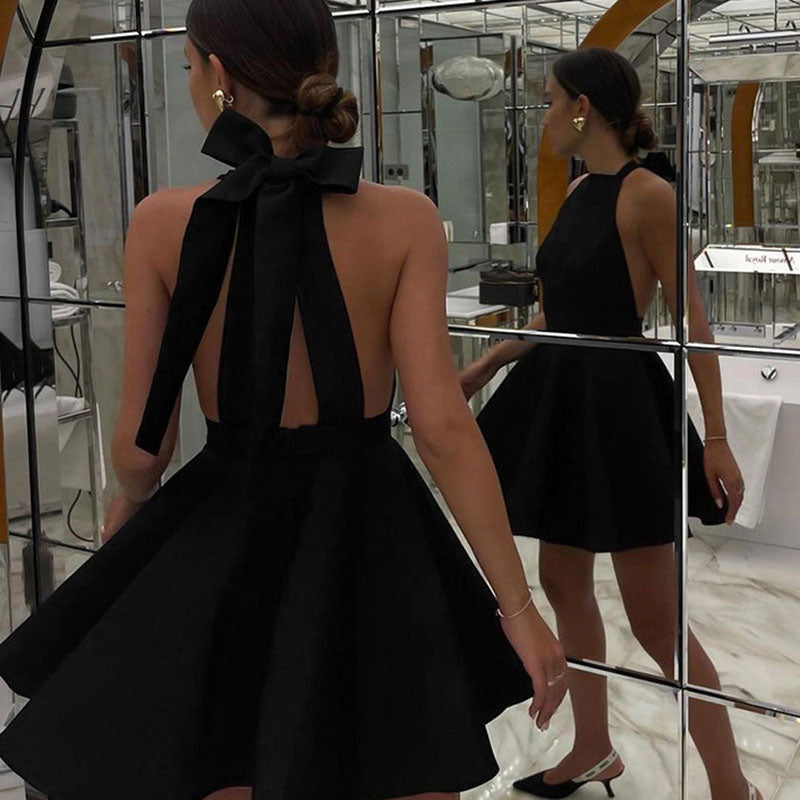 Robe cocktail évasée en satin