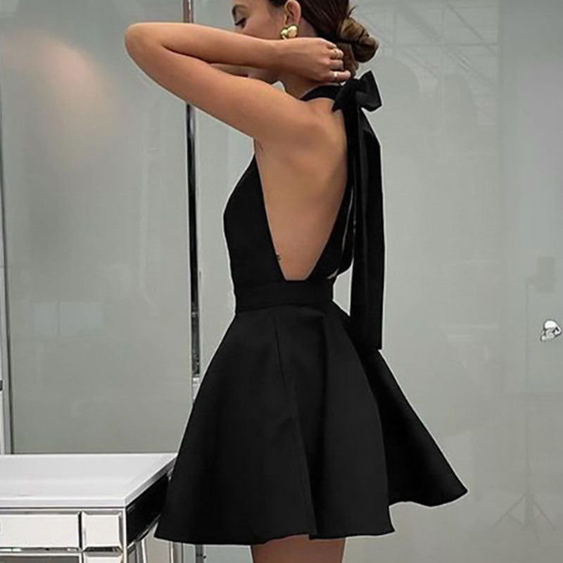 Robe cocktail évasée en satin