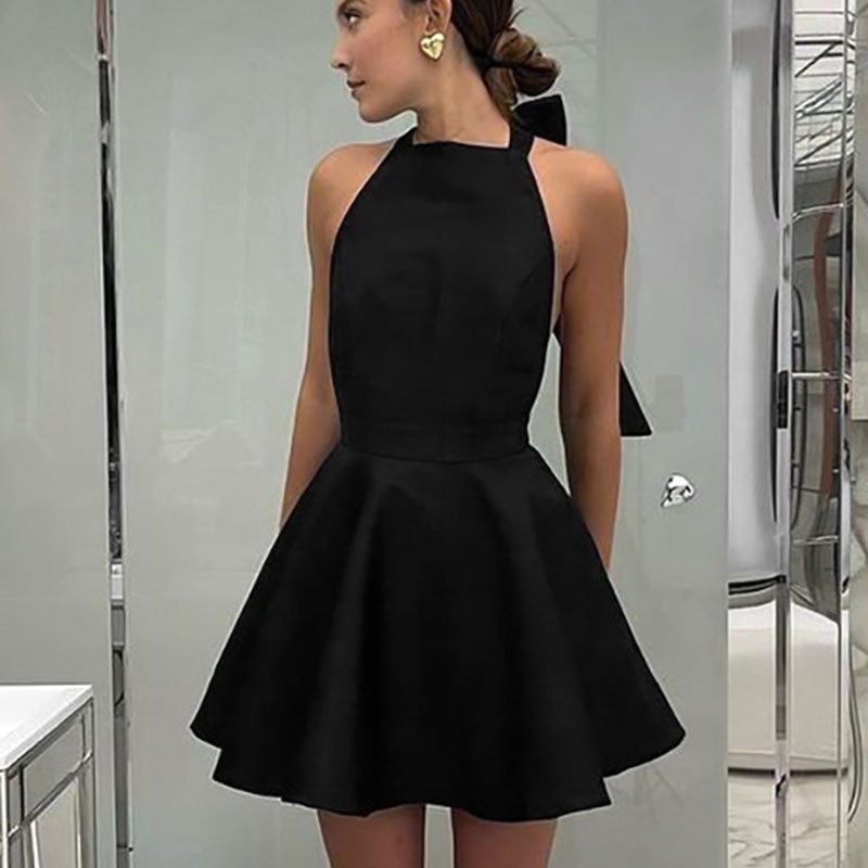 Robe cocktail évasée en satin
