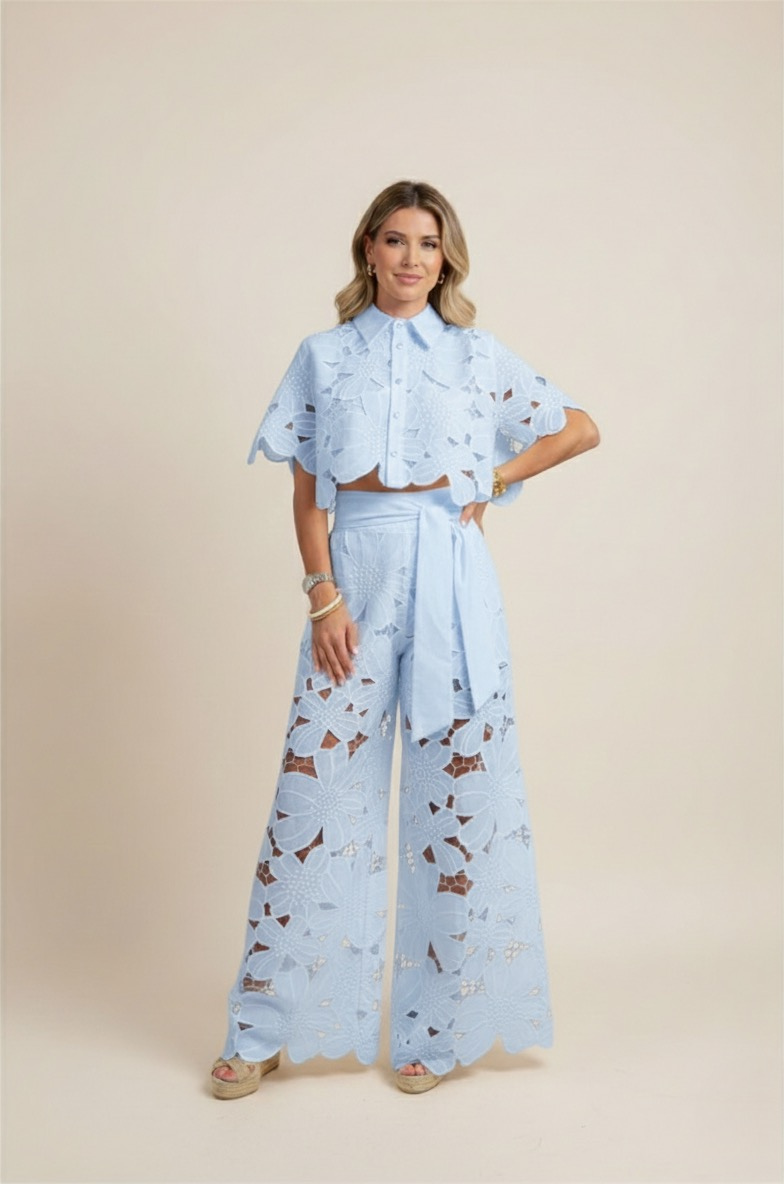 Ensemble de Deux Pièces en Polyester avec Chemise en Dentelle Découpée et Pantalon Large
