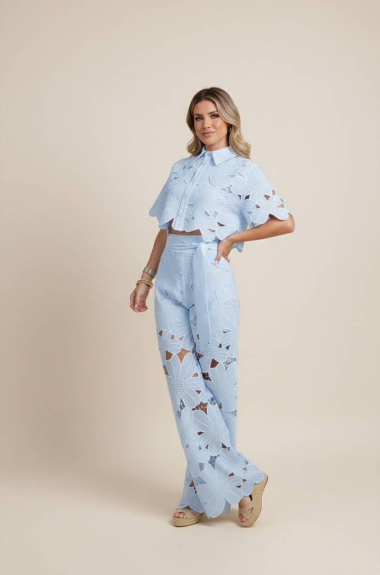 Ensemble de Deux Pièces en Polyester avec Chemise en Dentelle Découpée et Pantalon Large