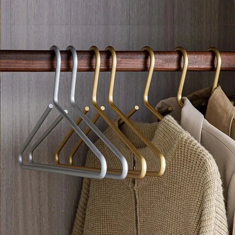 Cintre Antidérapant Luxe - Cintres Massifs Mat Stylés Pour Une Utilisation Durable - (5 par set)