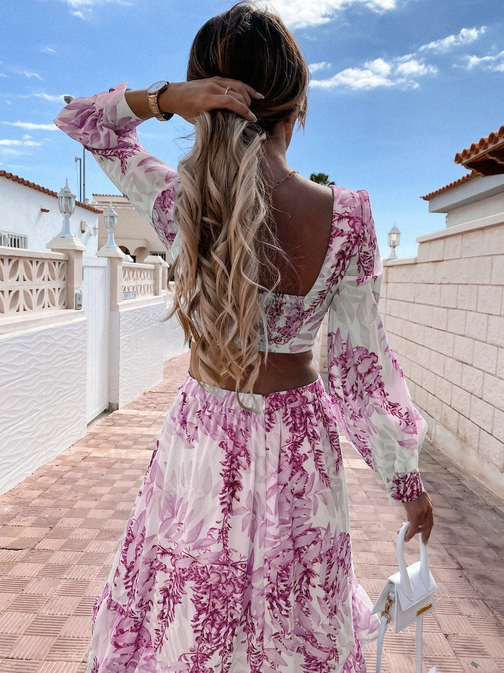 Robe à découpes