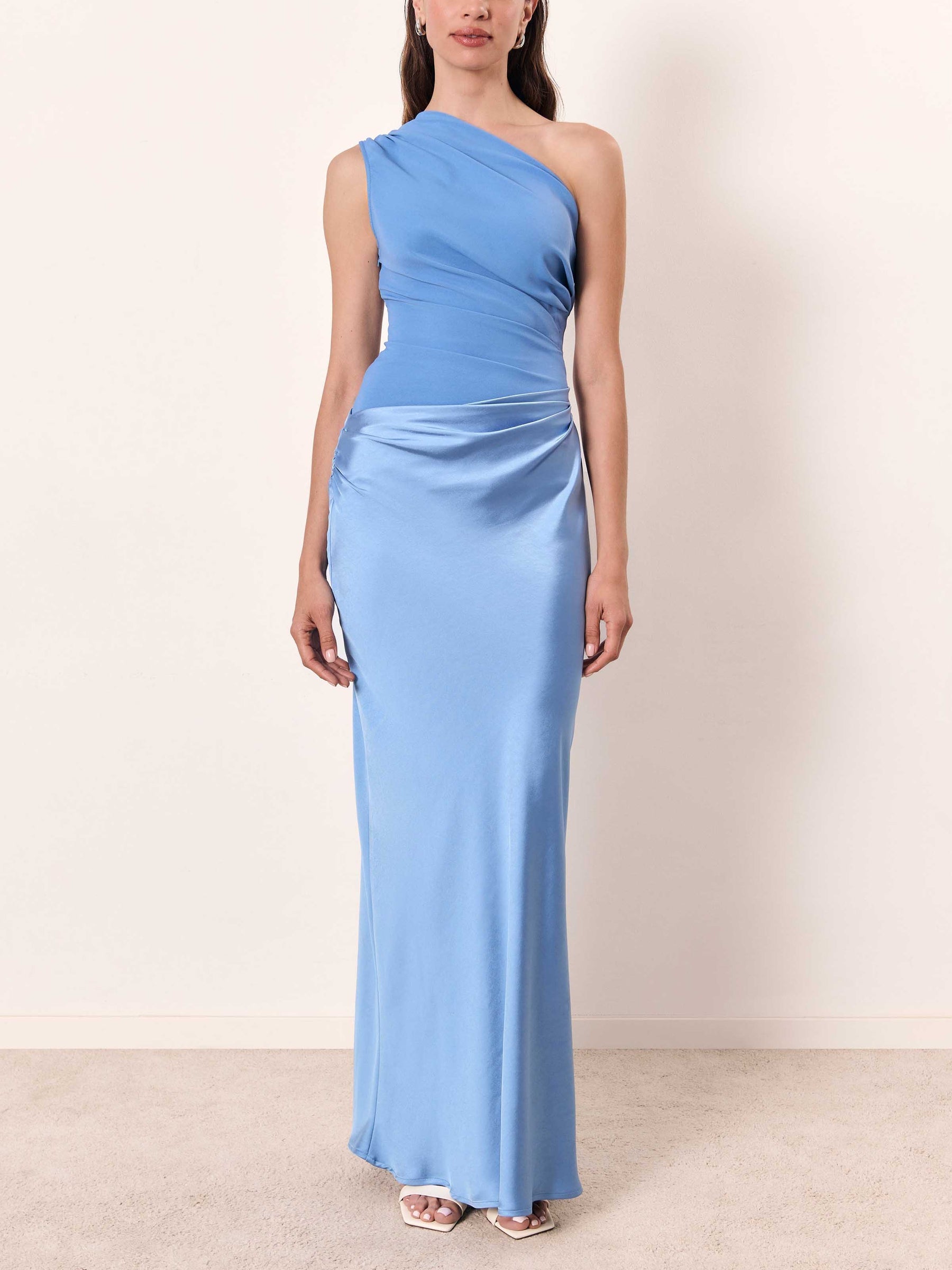 Robe Maxi Femme | Design à Une Épaule & Coupe Satinée Ajustée