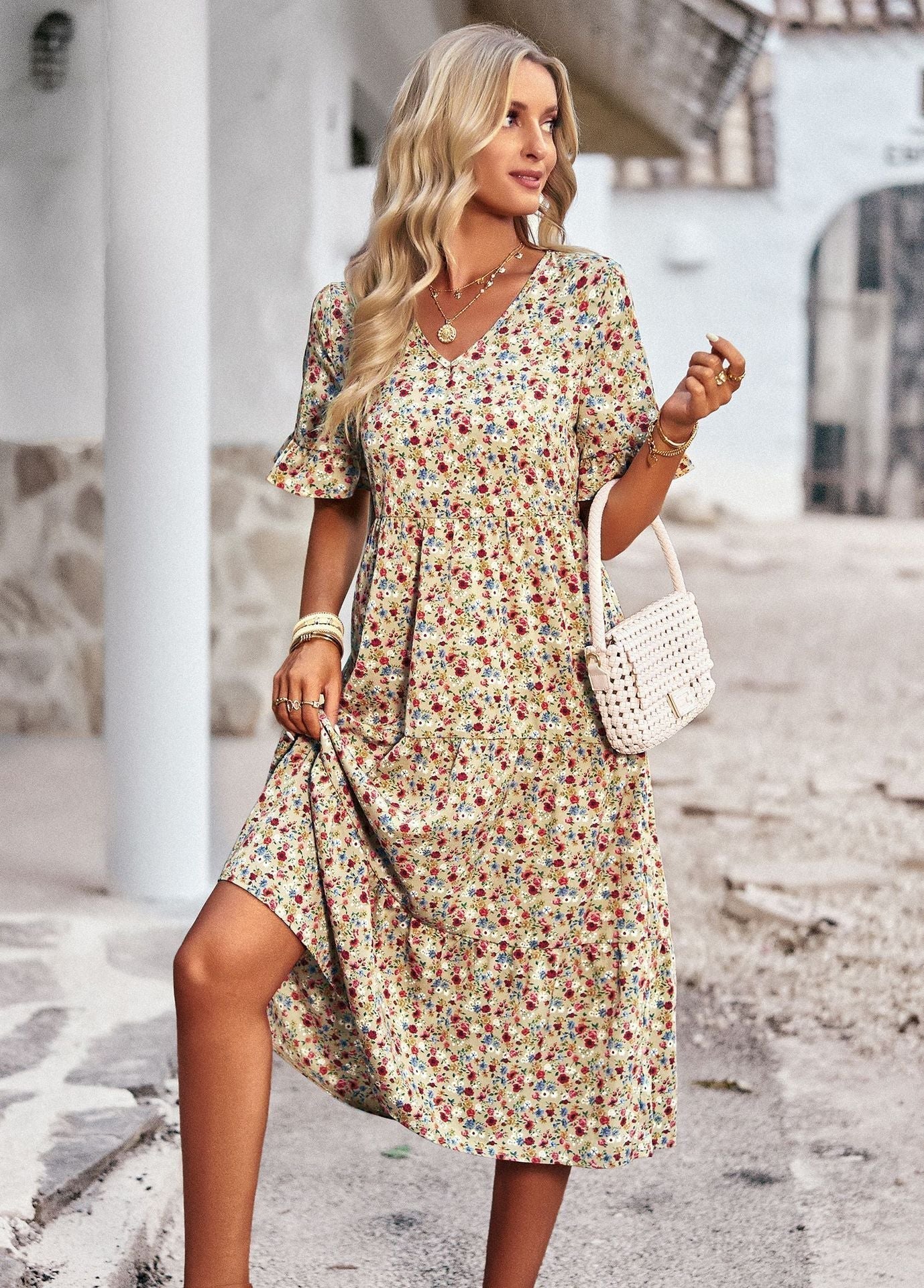 Robe Midi Femme | Motif Floral & Décolleté en V avec Jupe Évasée