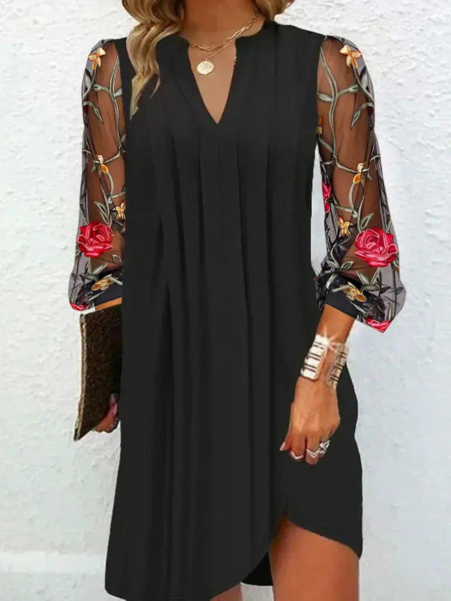 Robe Mini Femme | Manches en Mesh Brodées & Élégant Décolleté en V