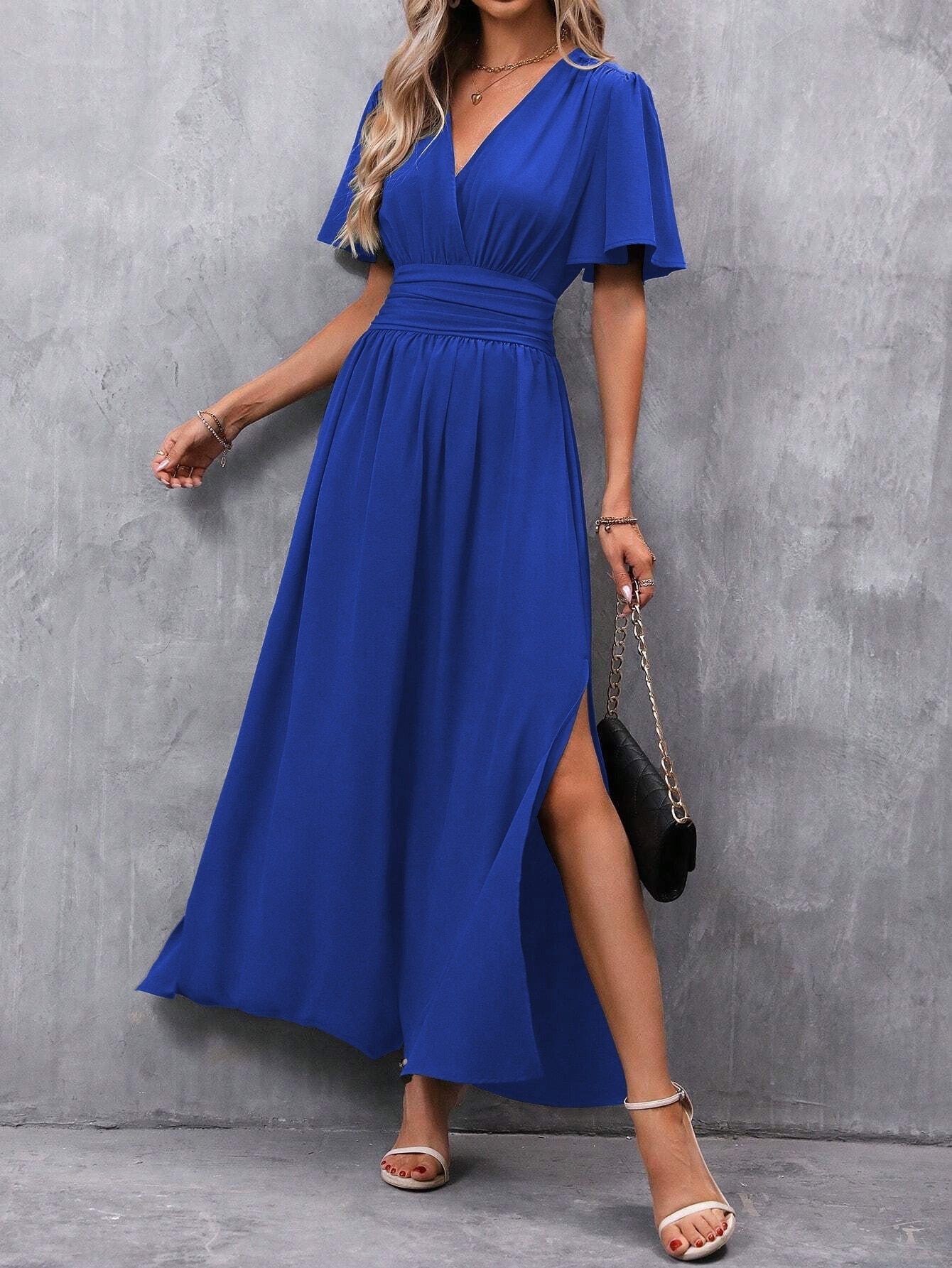 Robe maxi femme avec coupe fluide et manches élégantes Echoarchiv