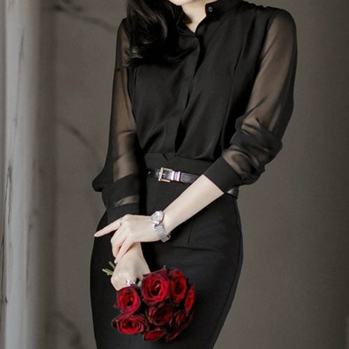 Blouse avec décolleté asymétrique et manches en filet