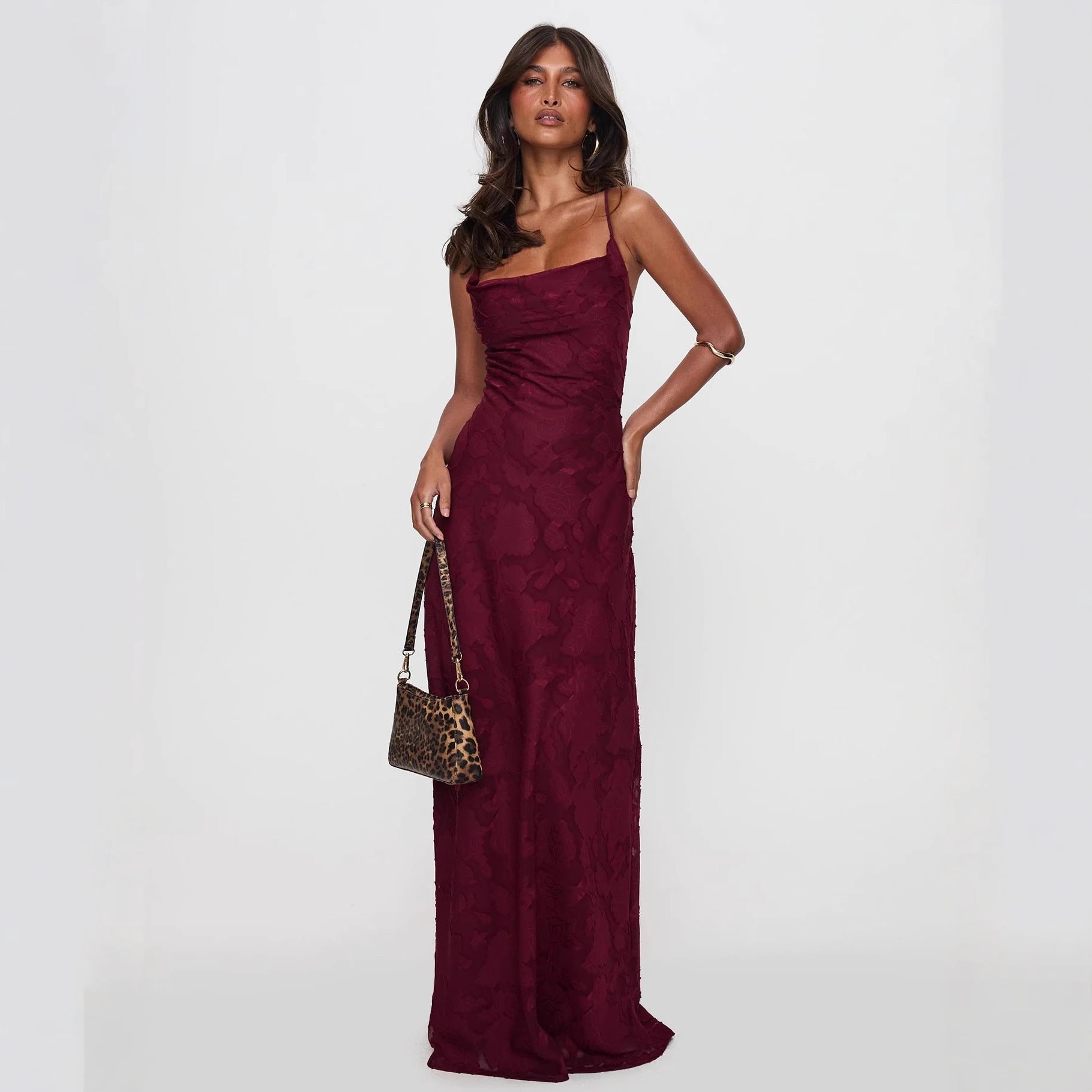 Robe de soirée élégante pour femmes avec motif floral en dentelle et bretelles spaghetti Echo Archiv