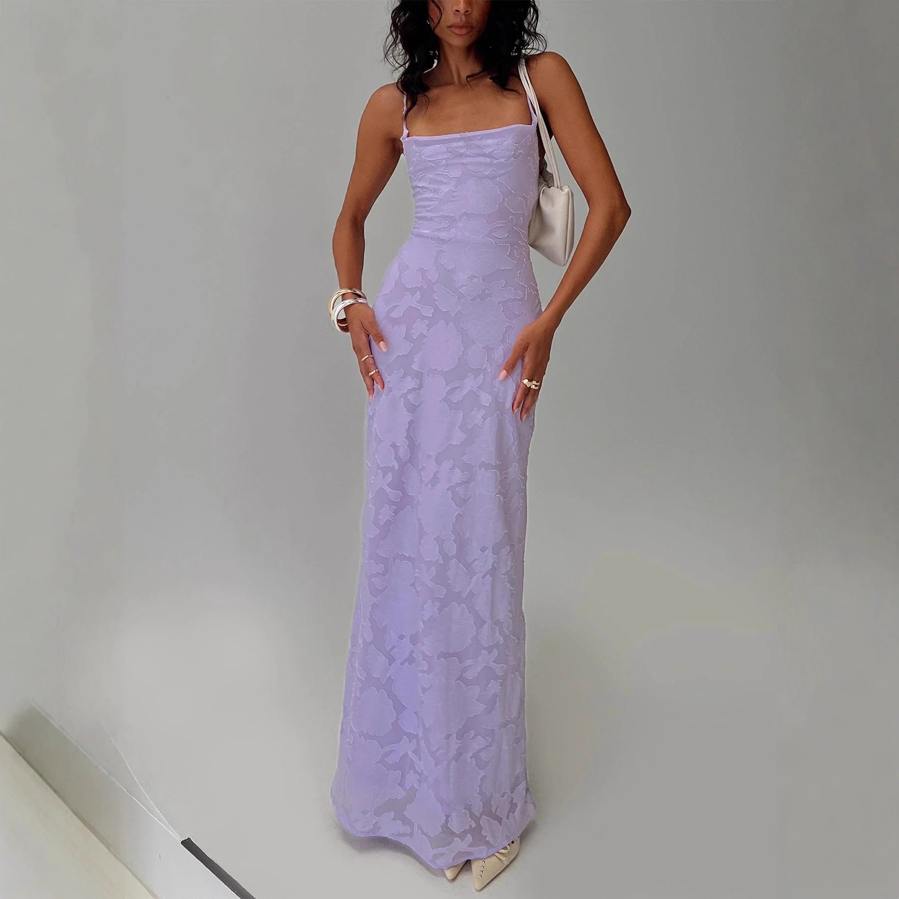 Robe de soirée élégante pour femmes avec motif floral en dentelle et bretelles spaghetti Echo Archiv