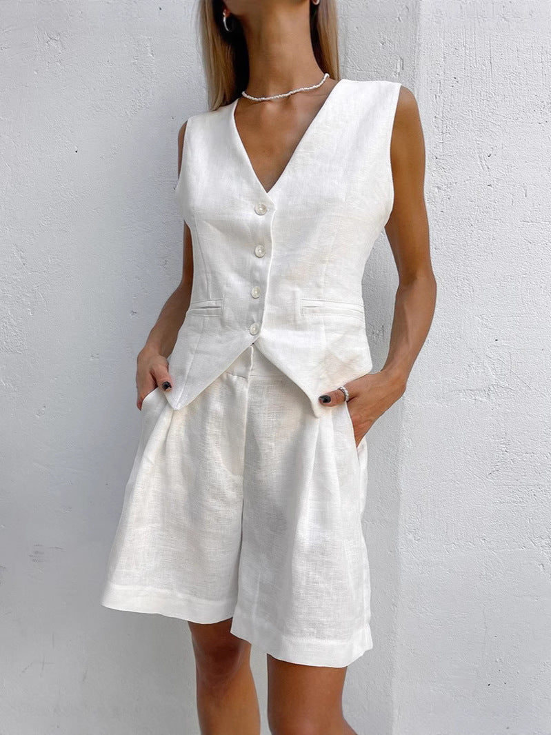 Ensemble en lin léger pour femmes avec blazer sans manches et shorts Echoarchiv
