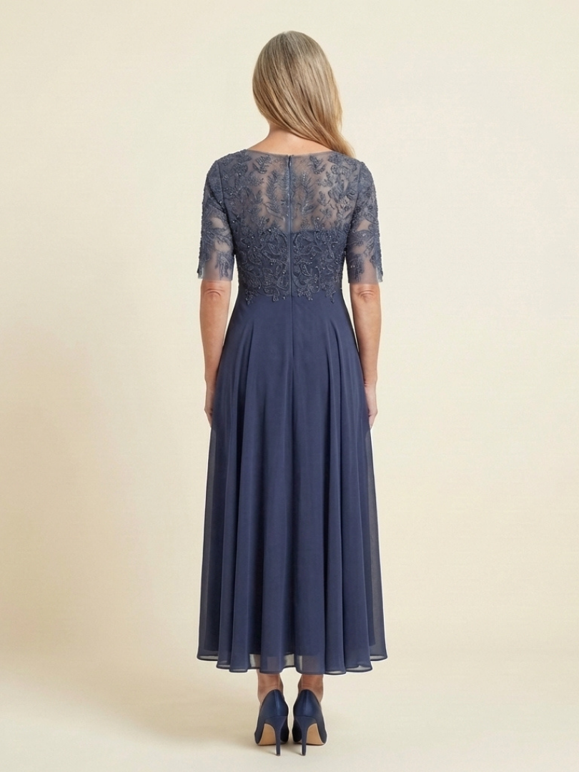 Vivian | Robe Midi à Corsage en Dentelle et Manches Trois Quarts