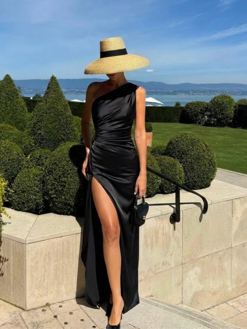 Selene | Robe Maxi Drapée à Épaule Unique