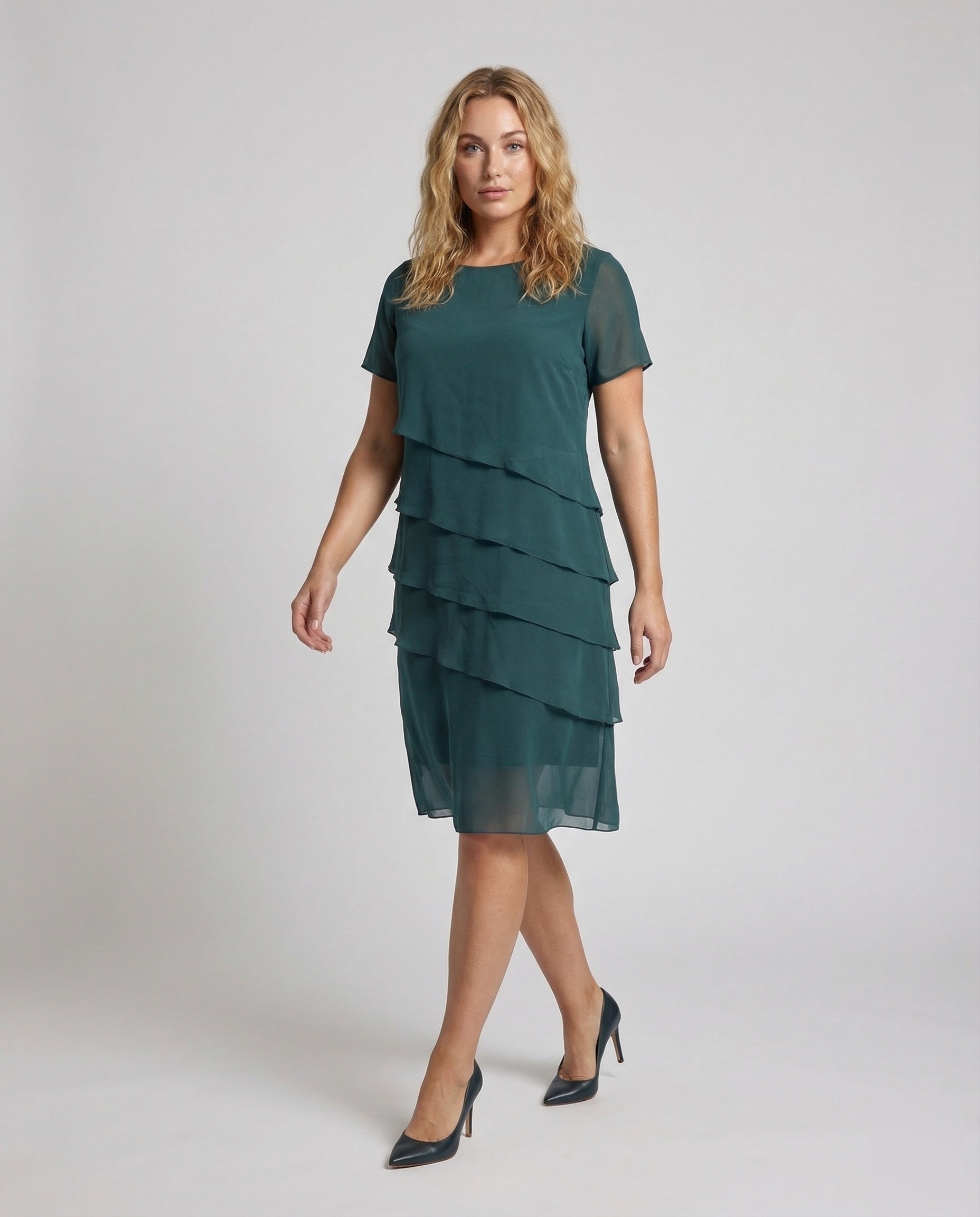 Robe pour femmes avec encolure ronde, manches courtes et superposition transparente à plusieurs couches | Mode Heidi