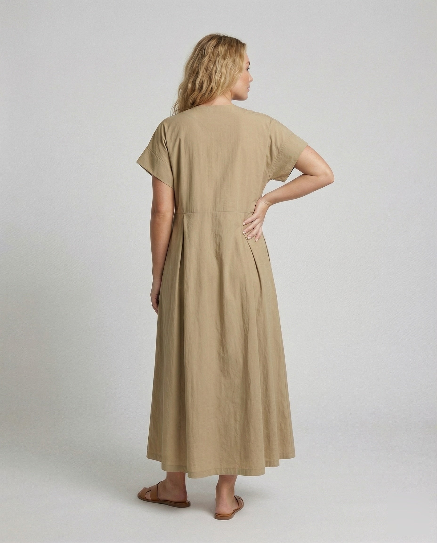 Robe maxi ample pour femmes avec silhouette carrée