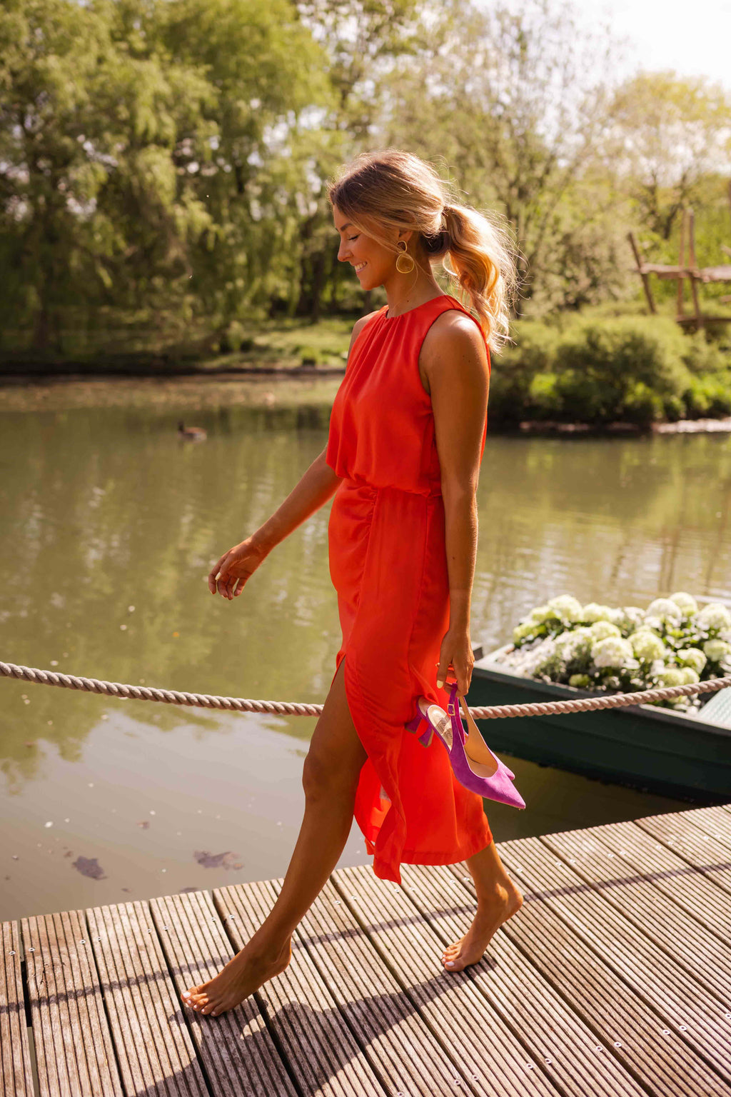 Enidra | Robe midi avec col halter et fente