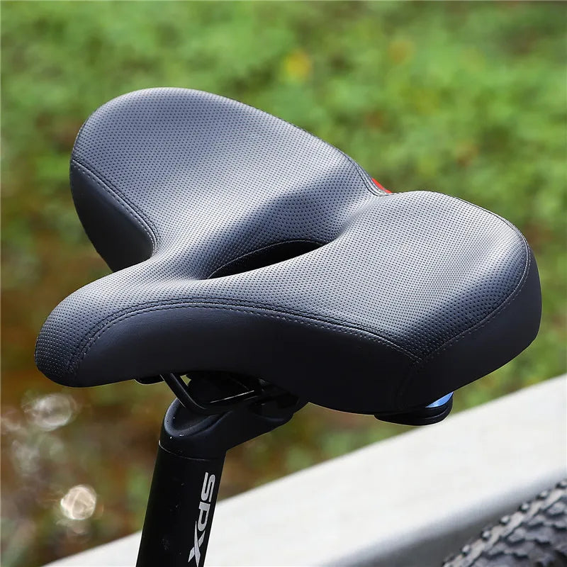 Selle de Vélo Ergonomique Confortable avec Coussin Élargi pour les Longs Trajets – Compatible avec VTT, E-Bikes et Plus