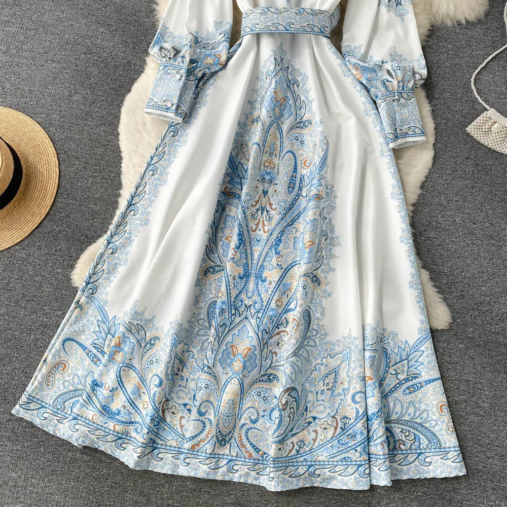 Robe A-ligne avec ceinture et motif floral