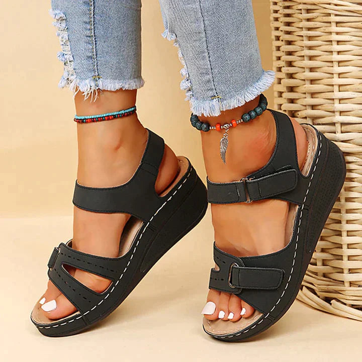 Sandales orthopédiques confortables avec talon compensé