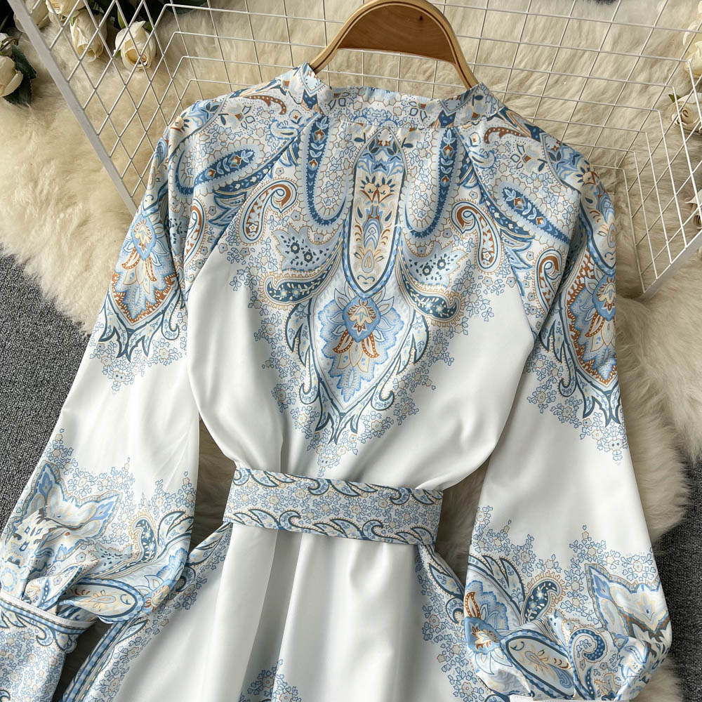 Robe A-ligne avec ceinture et motif floral