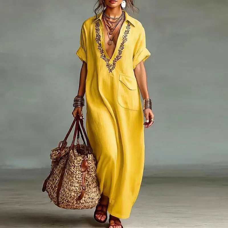 Robe kimono longue pour femme avec décolleté brodé — plage