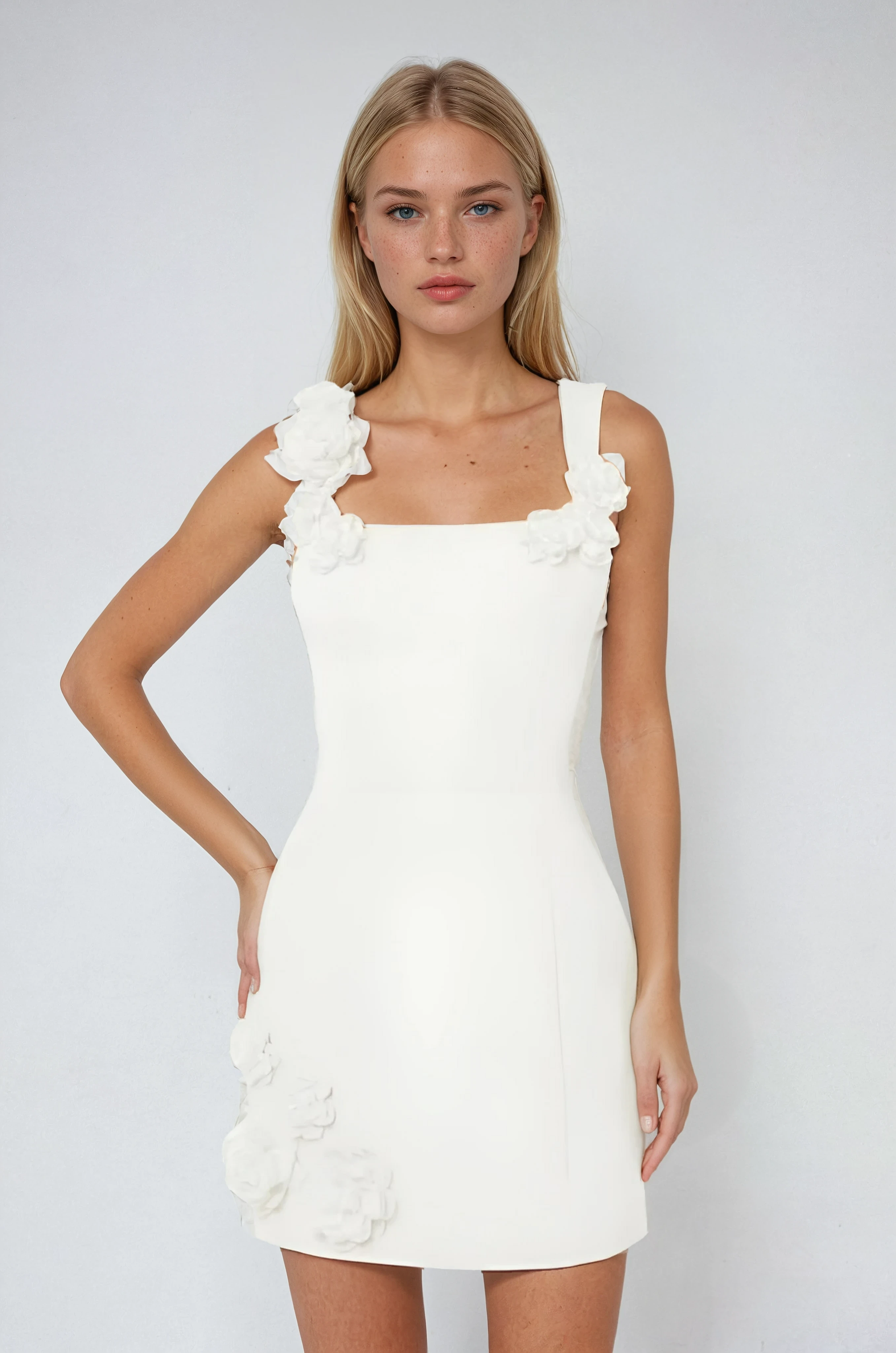 Robe Mini Cocktail d'Été avec Appliqués Floraux Roses