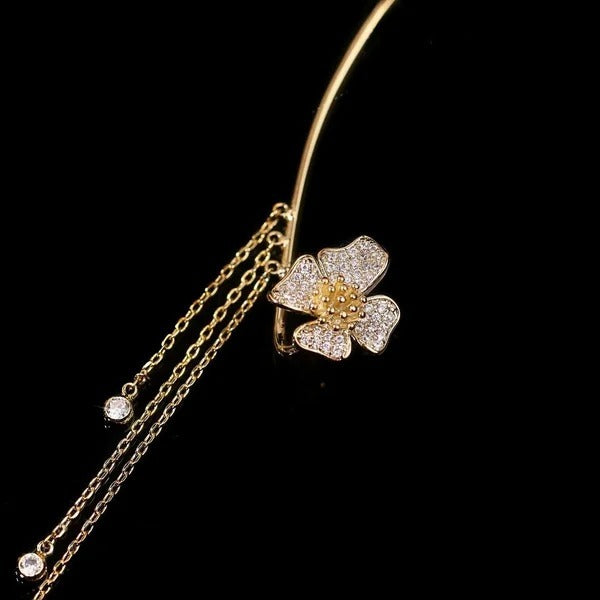Boucles d'Oreilles Élégantes avec Design Papillon et Zirconia Éblouissante
