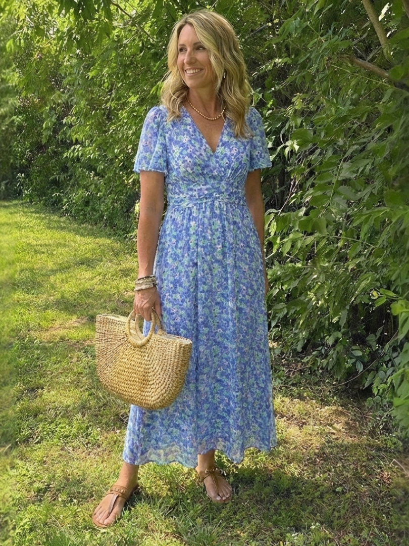Maris | Robe maxi à manches courtes et décolleté en V fleuri
