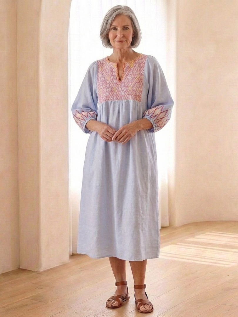 Solene | Robe midi à manches longues en V brodée