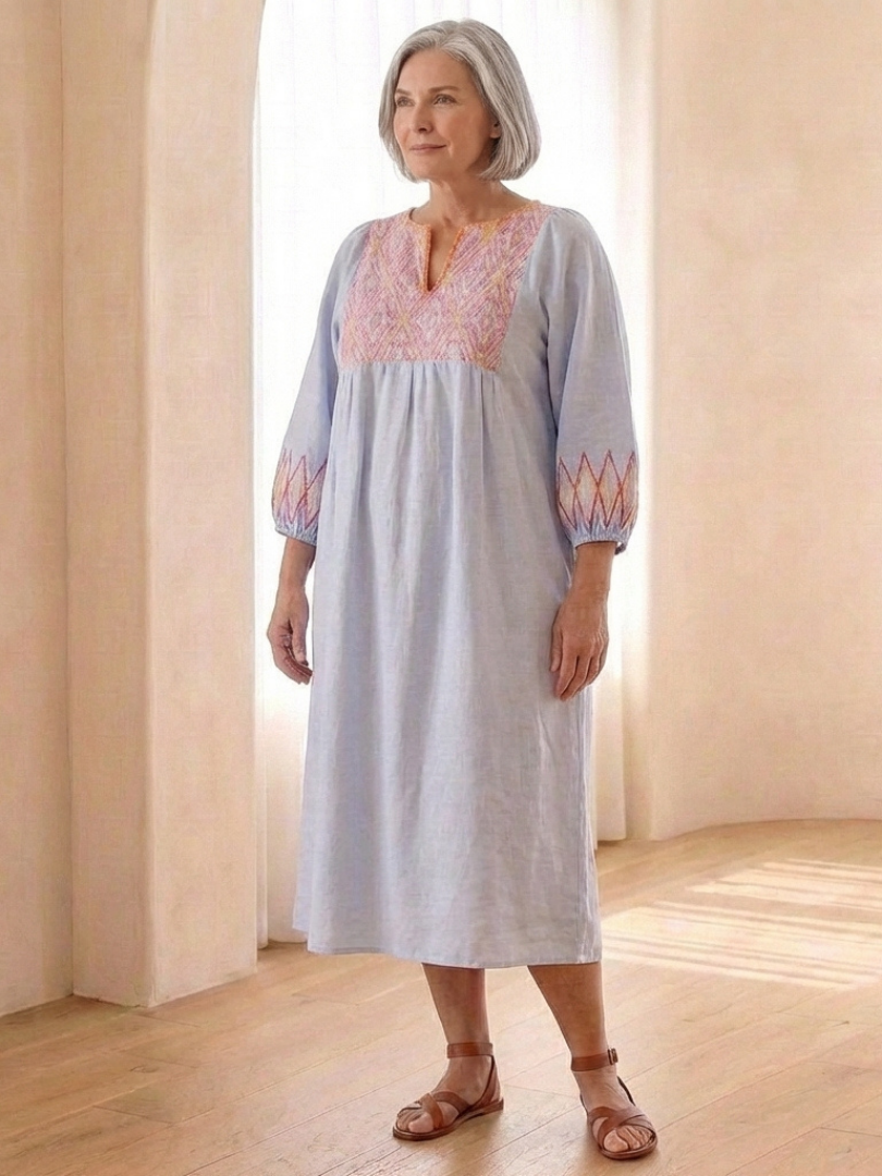 Solene | Robe midi à manches longues en V brodée