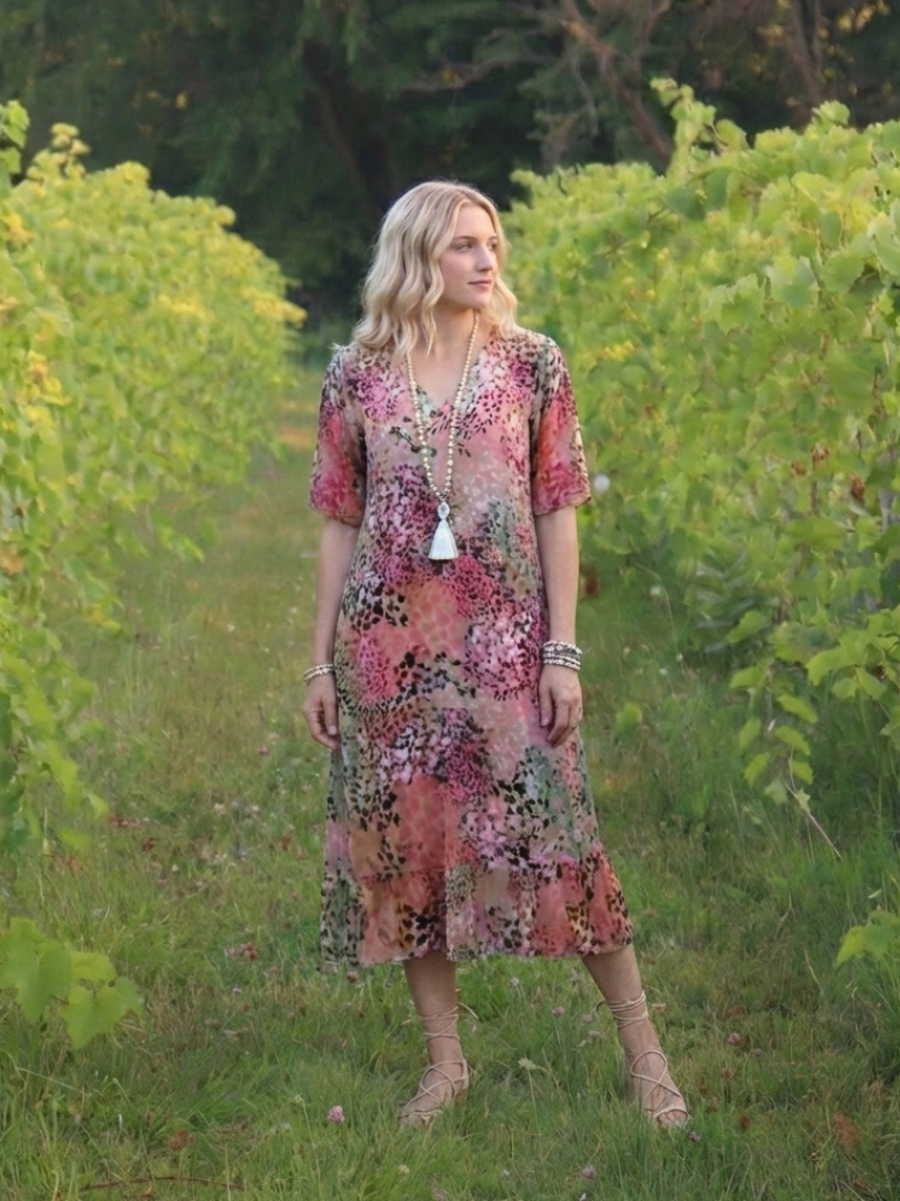 Althea | Robe midi imprimée à manches courtes et décolleté en V