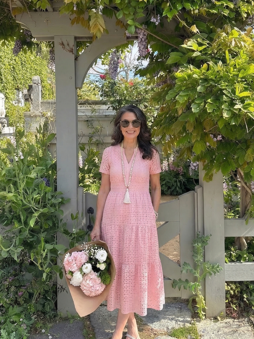 Odelisse | Robe midi à manches courtes avec empiècements en dentelle