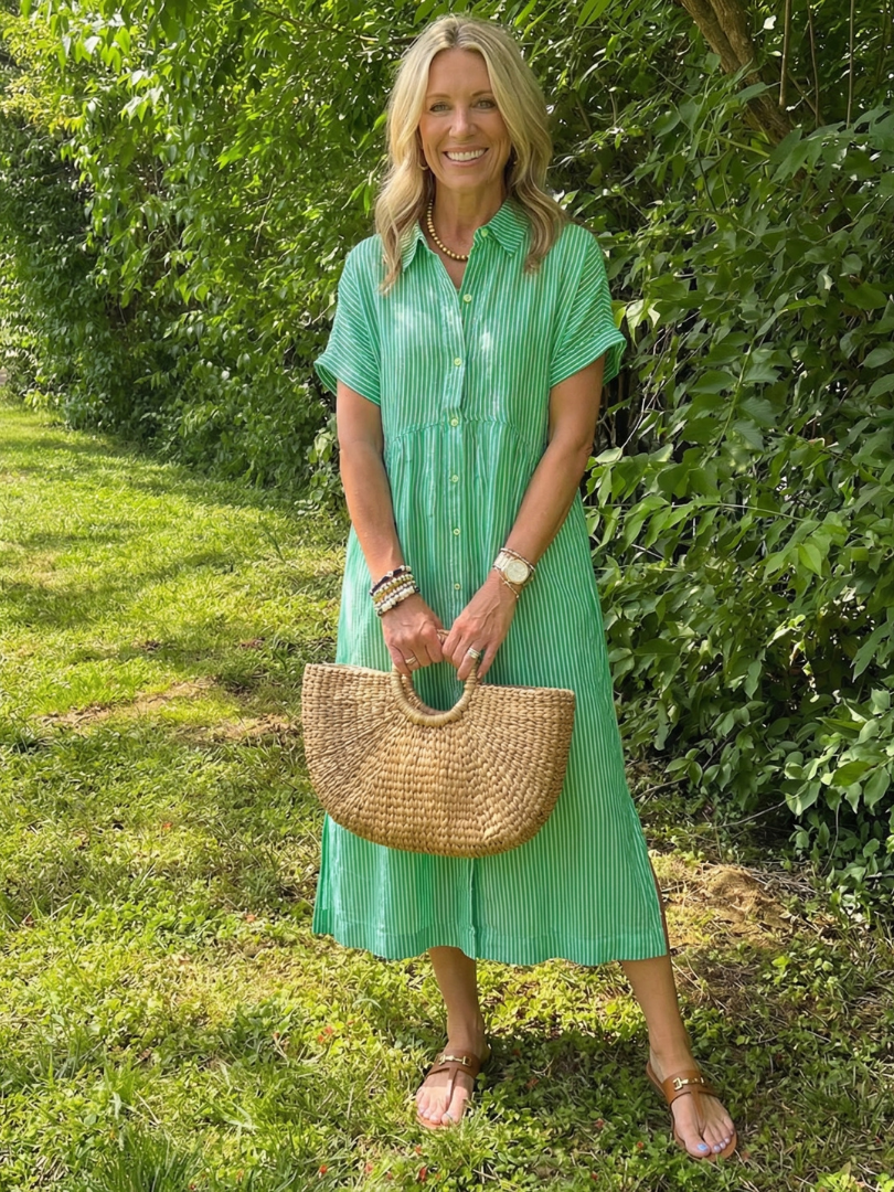 Olivienne | Robe midi rayée à manches courtes et boutonnage devant