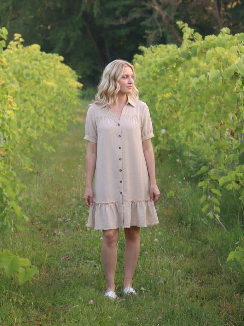 Sabine | Robe à manches courtes avec boutons et ourlet volanté