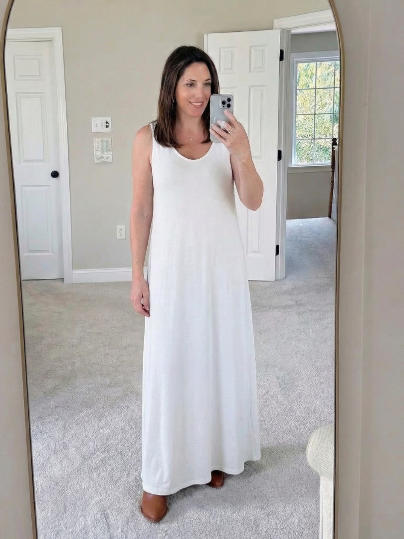 Soleira | Robe midi sans manches à décolleté en V et fente latérale