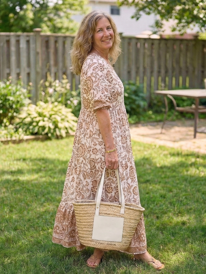 Calandra | Robe midi à manches courtes et décolleté en V à fleurs